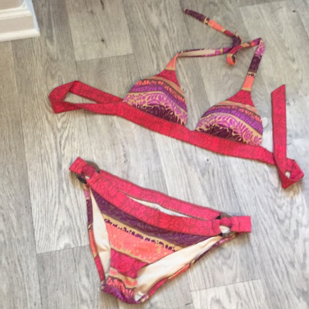 Victoria’s Secret bikini
